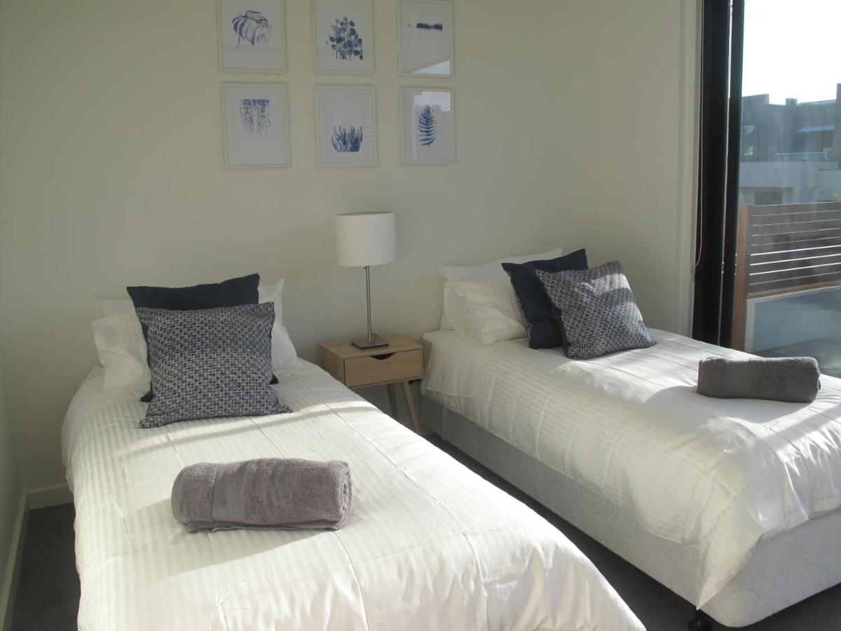 Modern 3 Bedroom Apt With Free Parking, Netflix, Wifi & Welcome Wine By Bnb Pro Melbourne Eksteriør bilde
