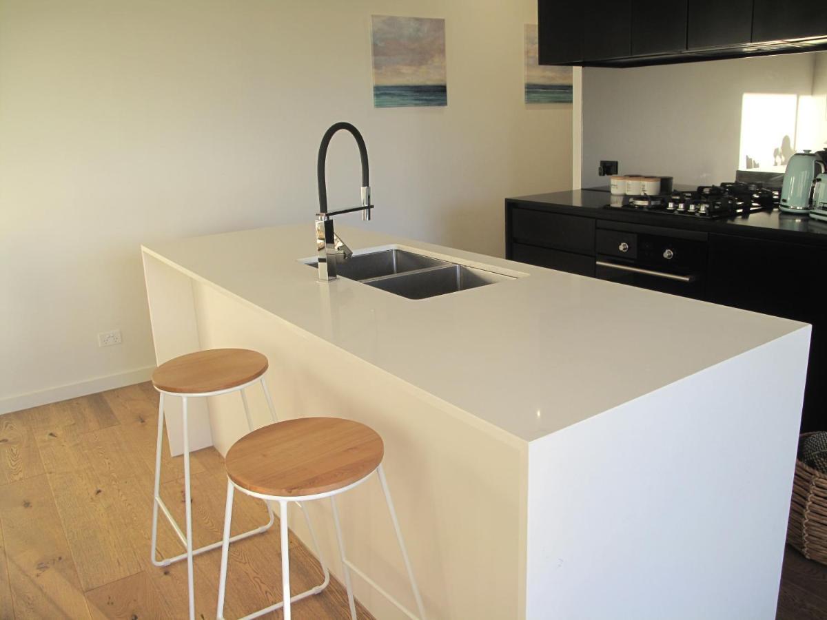 Modern 3 Bedroom Apt With Free Parking, Netflix, Wifi & Welcome Wine By Bnb Pro Melbourne Eksteriør bilde