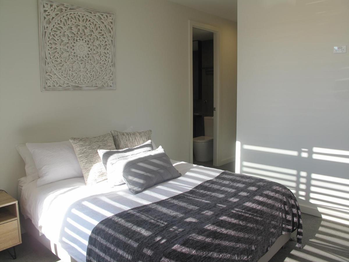 Modern 3 Bedroom Apt With Free Parking, Netflix, Wifi & Welcome Wine By Bnb Pro Melbourne Eksteriør bilde