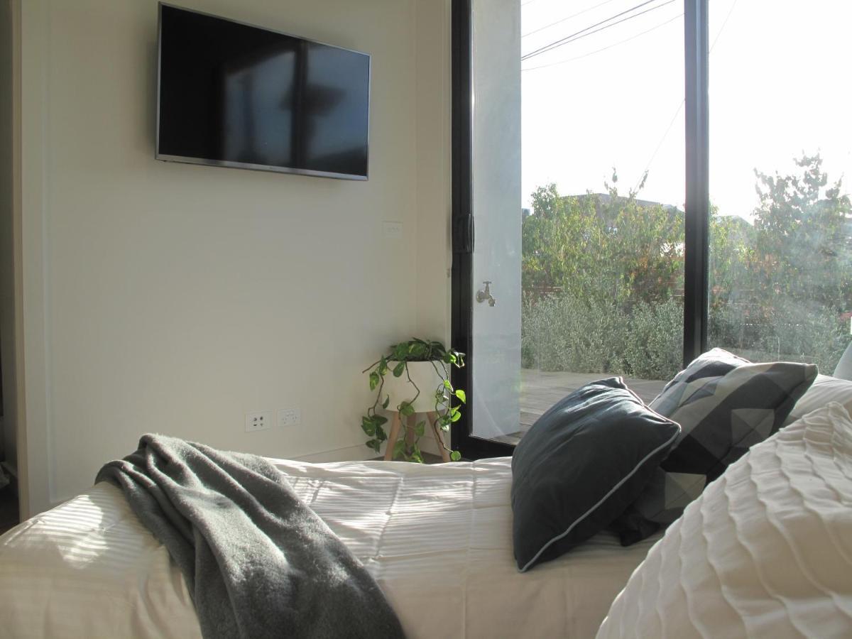 Modern 3 Bedroom Apt With Free Parking, Netflix, Wifi & Welcome Wine By Bnb Pro Melbourne Eksteriør bilde