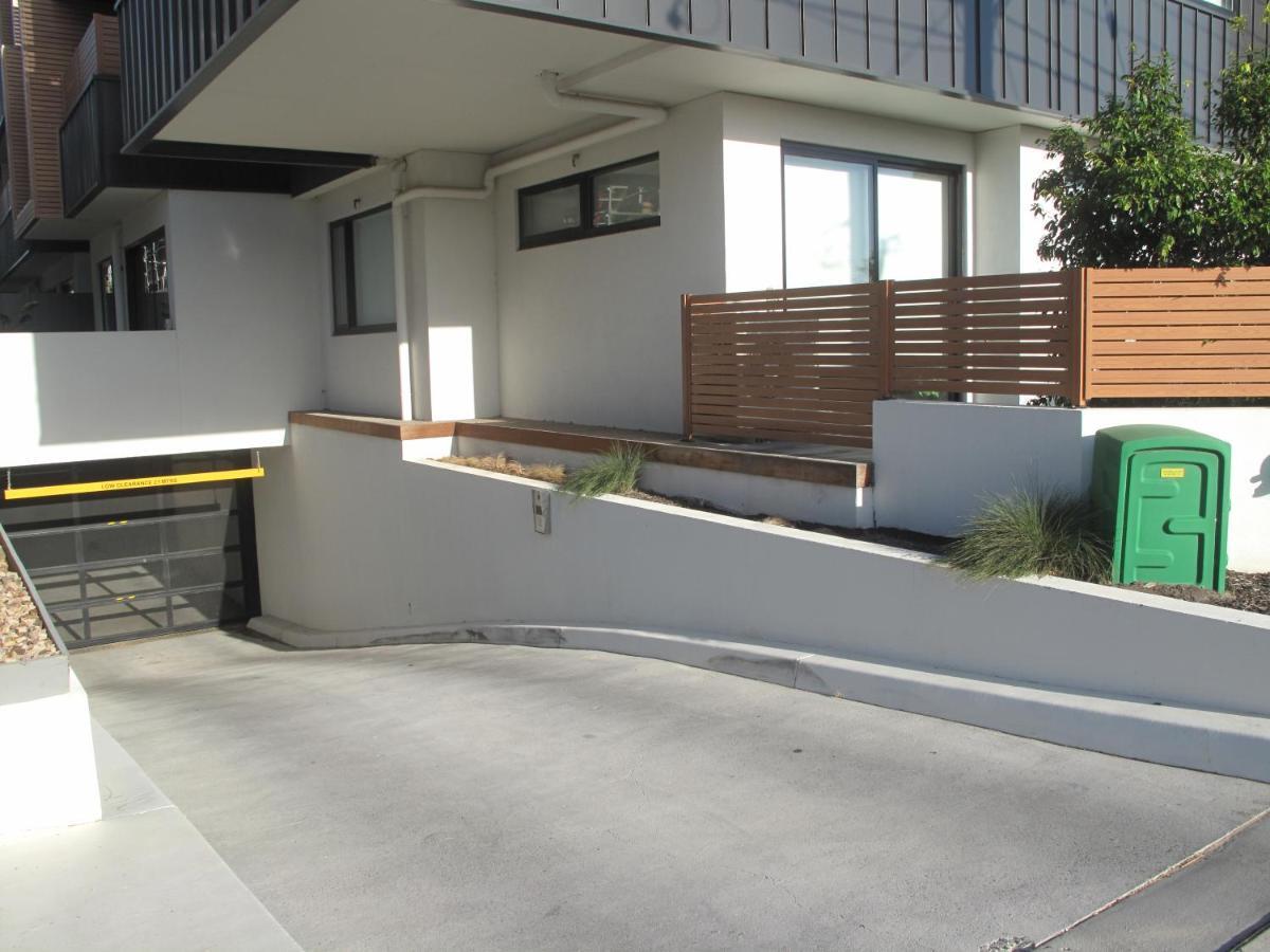 Modern 3 Bedroom Apt With Free Parking, Netflix, Wifi & Welcome Wine By Bnb Pro Melbourne Eksteriør bilde